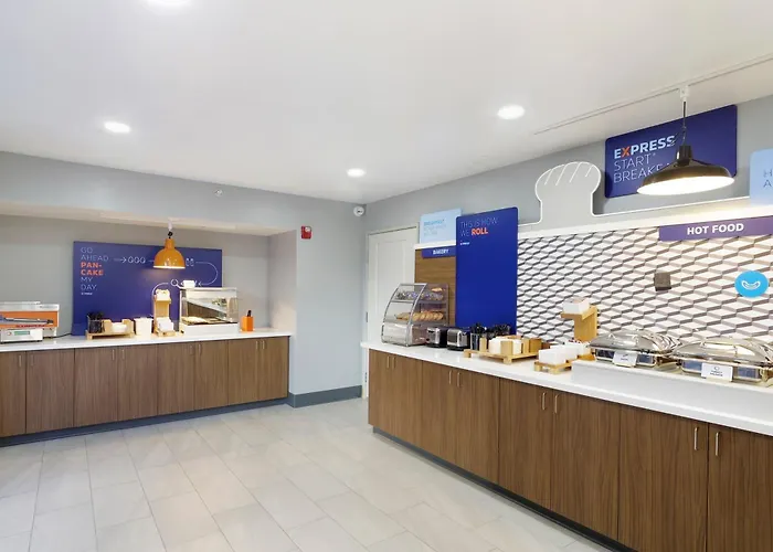 Express & Phoenix - By Ihg Tempe