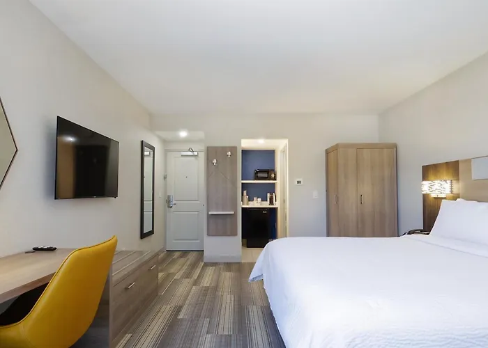 Express & Phoenix - By Ihg