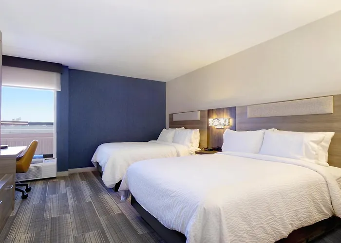 Express & Phoenix - By Ihg