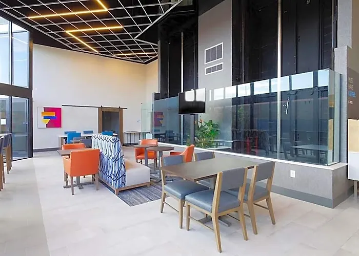 Express & Phoenix - By Ihg Hotel
